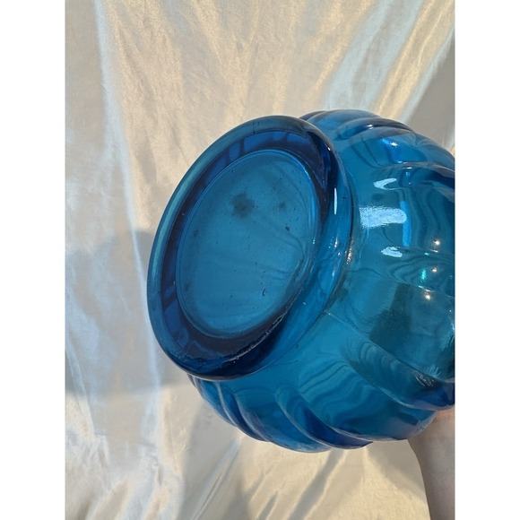 Vintage L.E. Smith Peacock Blue Swung 20 inches Wide Bottom Art Glass Vase - Picture 6 of 7